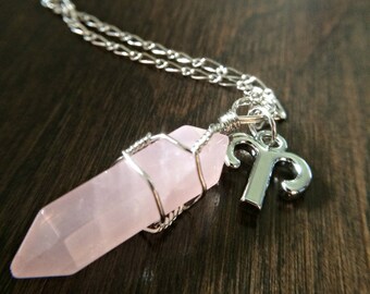 Halsband med rosenkvartskristall • Hänge med stjärntecken • Sterlingsilver eller läder • Presentklara himmelska smycken