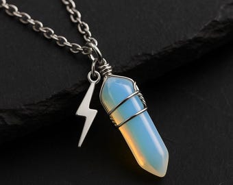 Opalitkristallhalsband med blixtberlock | Himmelska smycken | Taylor Swift-inspirerat "Opalite Sky"-hänge | Trådlindad Moonston