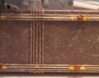 Picture frame holds 3 5x7 pictures