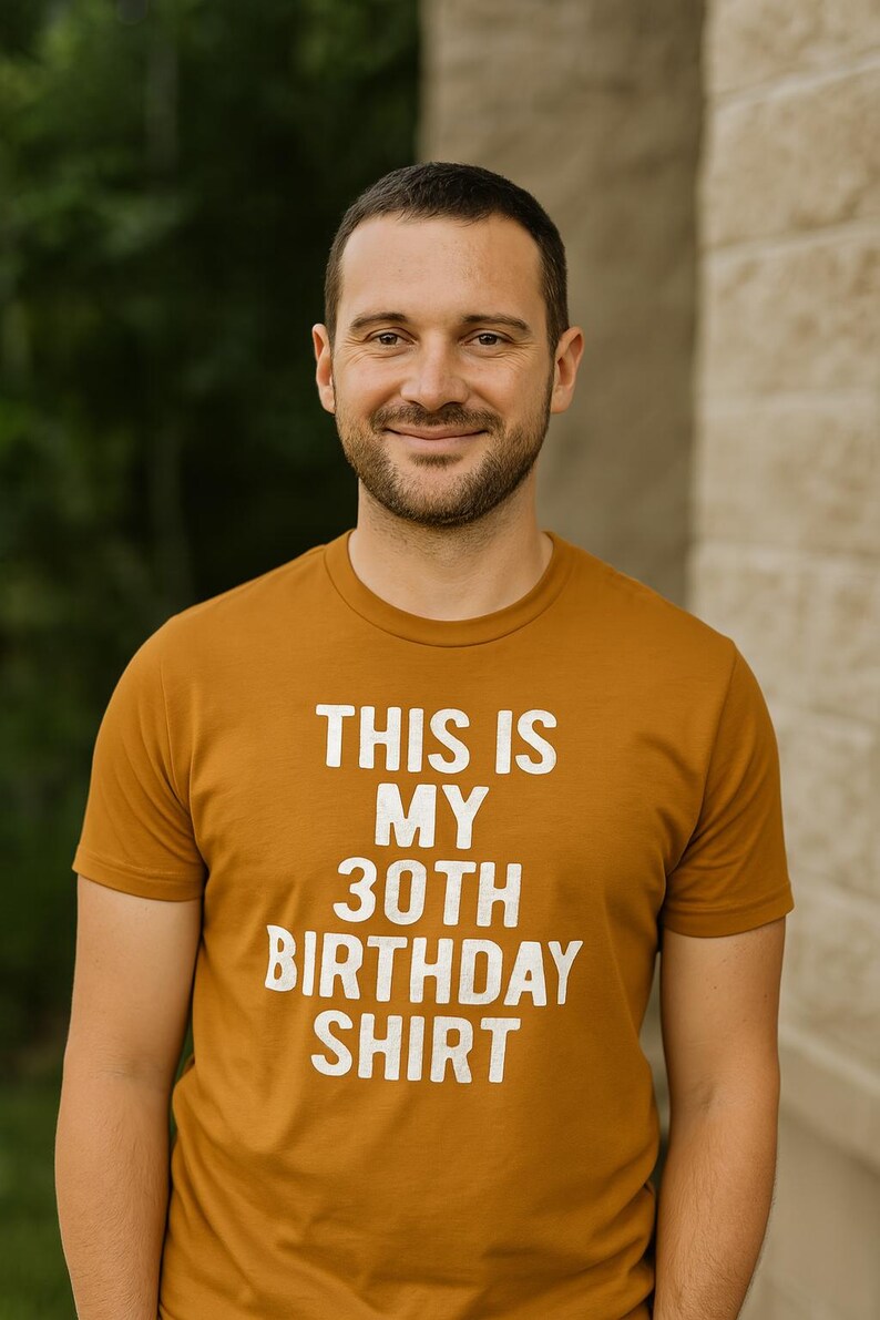 Camiseta de 30 cumpleaños / Divertida camiseta de 30 años para hombre / Regalo para esposo, novio o hijo / Divertida camiseta de cumpleaños hito imagen 1