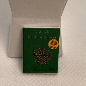 Dollhouse Miniature Witch&#39;s Book ~ Halloween ~ Witchcraft ~ Haunted House ~ Bewitching Spells ~ 1:12 Scale ~ Magic ~ Diorama ~ Accessories