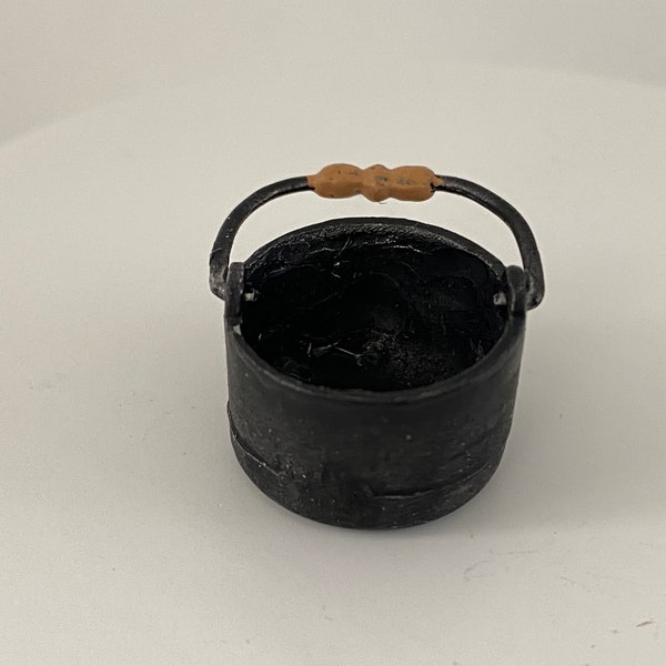 Dollhouse Miniature Cast Iron Pot ~ Kitchen ~ Pan ~ Cast Iron Pan ~ Fireplace ~ Kitchen ~ 1:12 Scale ~ Fairy garden ~ Diorama ~ Accessories