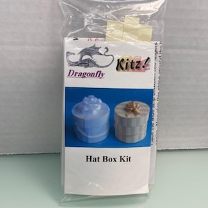 Dollhouse Miniature Hat Box kit ~ Hatbox ~ Hat Shop ~ Dress Shop ~ Closet ~ 1:12 Scale ~ Diorama ~ Room Box ~ Vignette ~ Accessories