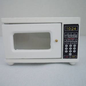 Dollhouse Miniature Microwave Oven ~ Kitchen Appliance ~ Miniature Microwave ~ 1:12 Scale ~ Vignette ~ Diorama ~ Miniature Scene