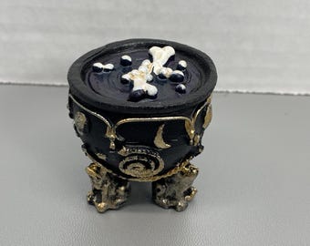 Dollhouse Miniature Cauldron ~ Witches Cauldron ~ Witch House ~ Haunted House ~ 1:12 Scale ~ Fairy Garden ~ Diorama ~ Room Box ~ Accessories