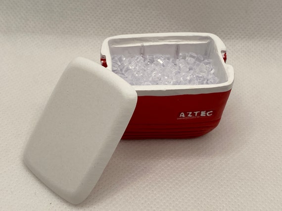 How to Use an Ice Box Cooler for Food Storage on a Boat - The Boat