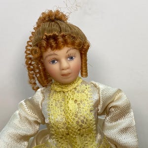 Dollhouse Miniature Doll ~ Artisan ~ Victorian Women ~ Female ~ 1:12th Scale ~ Mother ~ Miniature Scene ~ Diorama ~ Dollhouse ~ Room Box
