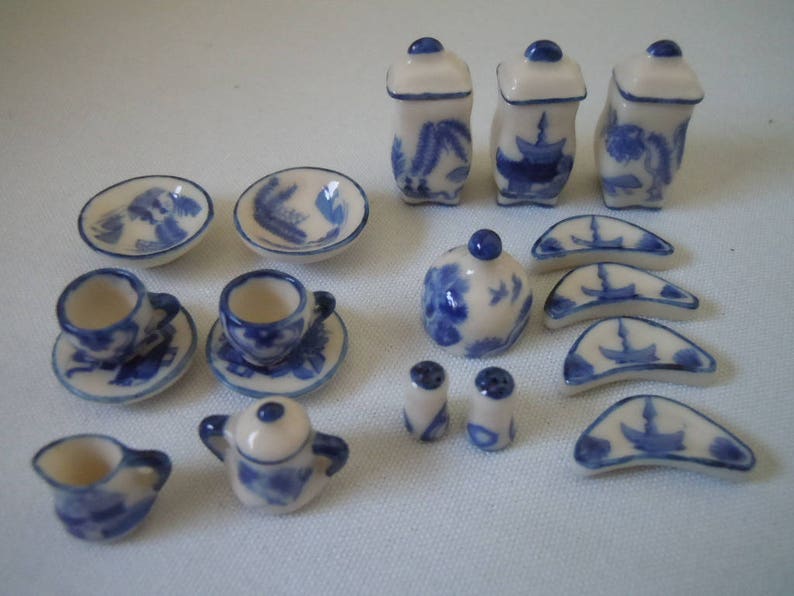 Dollhouse Miniatures Dollhouse Miniature Set Of 4 Blue White