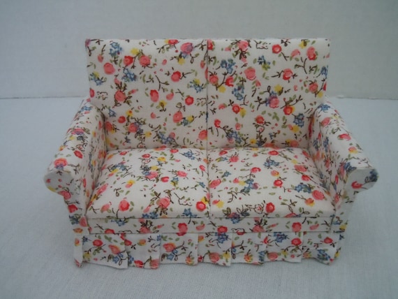 BESPAQ FLORAL PRINT LOVE SEAT DOLLHOUSE FURNITURE MINIATURES