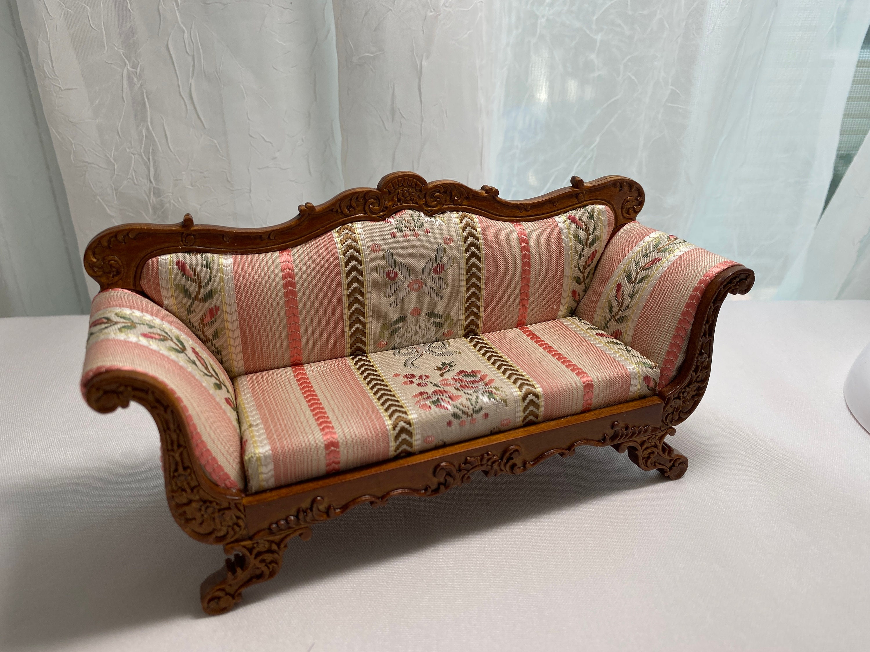 Duncan phyfe settee online