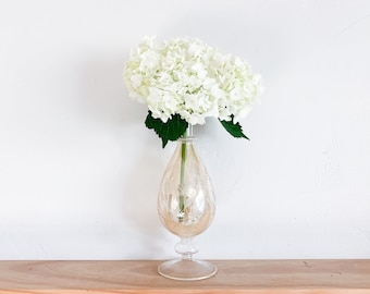 Jarrón de pedestal de cristal grabado con motivos florales vintage – Decoración con detalles dorados