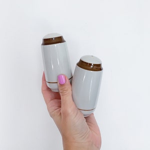 Mid Century Grey Brown Salt Pepper Shakers – Japanese Ceramic Salt and Pepper Shakers, Mid Century Kitchen, Housewarming Gift