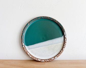 Vintage Glazed Studio Pottery Plate – Hand-Painted Ceramic, Decorative Plate, Green and White, Signed Pottery