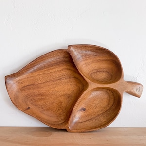 Large Leaf Monkey Pod Wood Tray – Wooden Snack Tray, Hawaiian Decor, Tiki Party Serving Tray, Charcuterie Board
