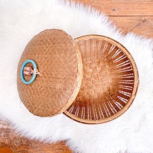 Vintage Chinese Sewing Basket with Lid – Round Woven Container, Boho Storage Container