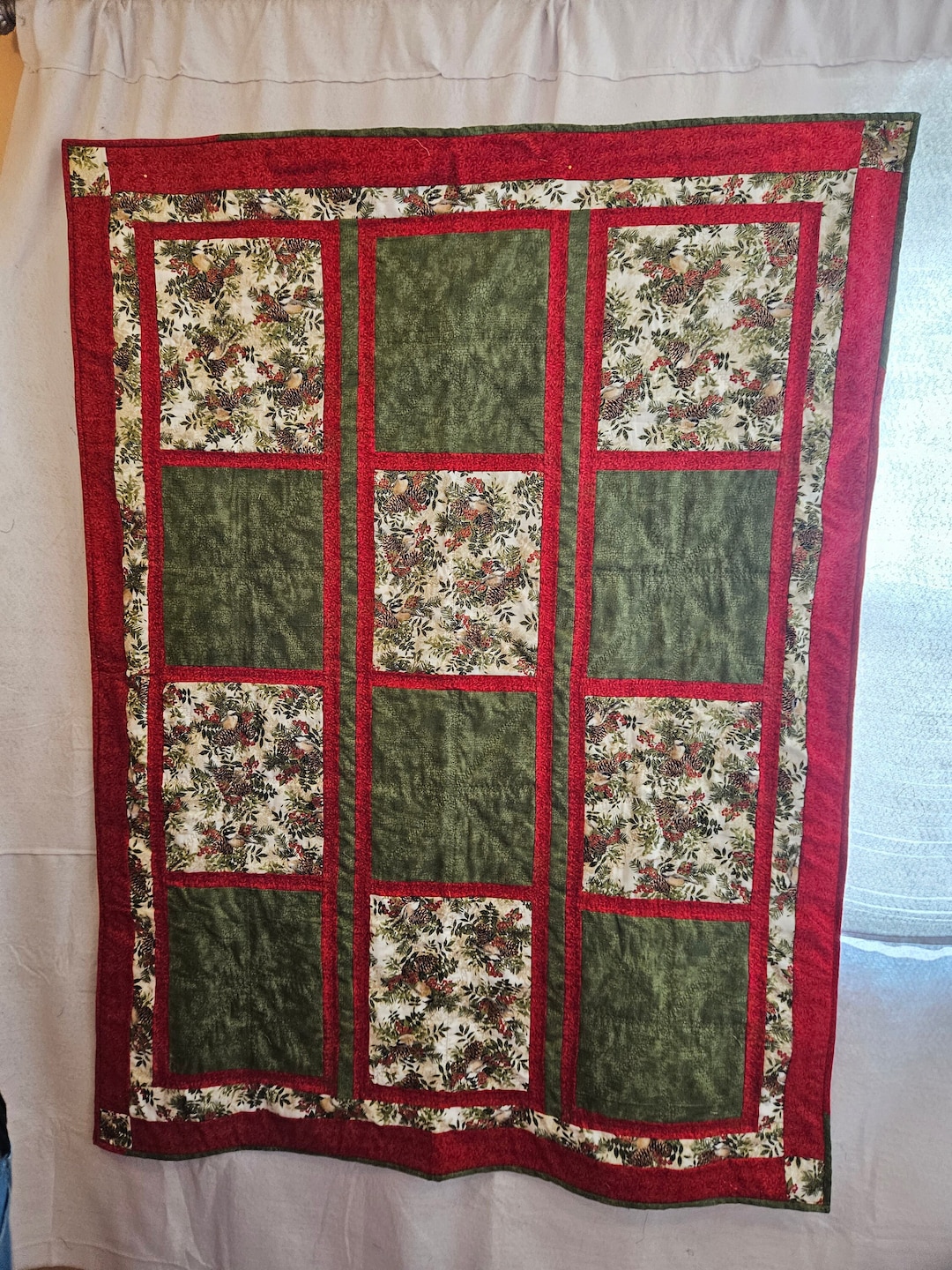 Lap Quilt, Christmas Quilt, Wall Hanging, Cozy Quilt, Handmade Quilt