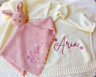 Lovey lapin en tricot, bébé lapin brodé, couverture pour bébé en tricot, cadeau de naissance, cadeau de naissance, doudou, cadeau de baptême