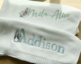 Coperta per bambini in maglia personalizzata, regalo per la doccia per neonati in ospedale, coperta pasquale, cestino pasquale, vivaio Peter Rabbit, monogramma coniglietto