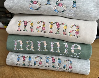 Embroidered Floral Mama Sweatshirt: Personalized Mom Sweater