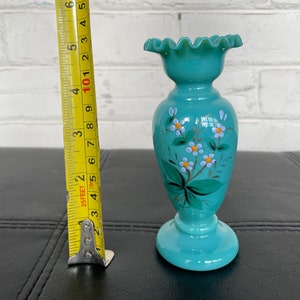 Victoriaanse Bristol VAAS blauw glas 19e-eeuwse antieke bloemen enkele bloemen handgeschilderde handgeblazen
