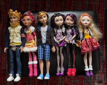 Muñecas vintage Ever After High G1. Apple White y Raven Queen School Spirit. Daring y Rosabella. Raven y Dexter. Dos lotes de muñecas.