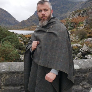 Irish Donegal Tweed Wool Cape, Ruana,Rectangle Cloak -Moss Green Herringbone With Overcheck- 100% Pure New Wool -Unisex- HANDMADE IN IRELAND