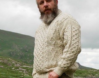 Pull Aran traditionnel - 100 % pure laine vierge - Crème avec moucheture multicolore (Nep) - Vraiment chaud et épais - FABRIQUÉ EN IRLANDE