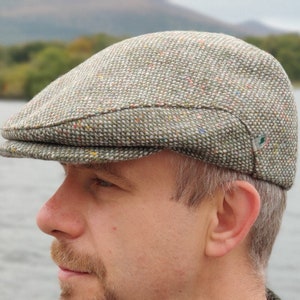 Traditional Irish Donegal Tweed Flat Cap - Classic Green Grey Fleck / Speckled - 100% Pure New Wool - Padded / Quilted - HANDMADE IN IRELAND