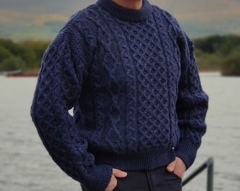 Pull aran traditionnel - 100 % pure laine vierge - bleu marine / denim - épais et épais - vrai pull aran - fabriqué en irlande