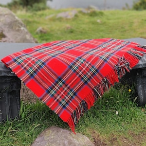 Supersoft Lambswool Blanket / Throw - Royal Stewart Tartan / Plaid Check - 137x180 cm (54x71&#39;&#39;) - 100% Pure New Lambswool - MADE IN IRELAND