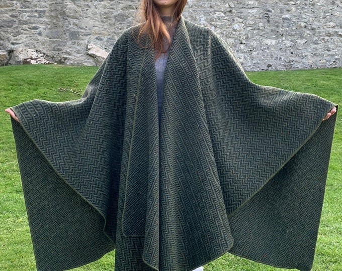 Irish Donegal Tweed Wool Ruana, Wrap, Cape, Cloak, Arisaid - Speckled Forest Green Herringbone - Unisex - Heavy Tweed - HANDMADE IN IRELAND