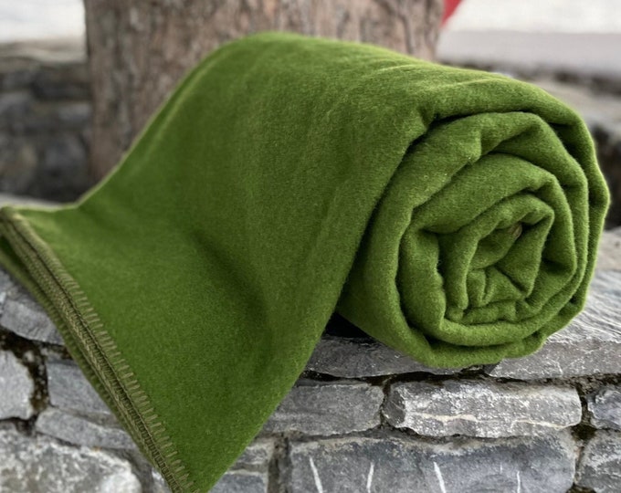 Queen Size Wool Blanket - Grass Green - 90″ x 100″ (229 x 254 cm) - 100% Pure New Irish Sheep Wool - Thick & Heavy - MADE IN IRELAND