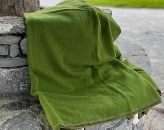 Twin Bed Size Wool Blanket - Grass Green - 70″ x 90″ (178 cm x 229 cm) - 100% Pure New Irish Sheep Wool - Thick & Heavy - MADE IN IRELAND