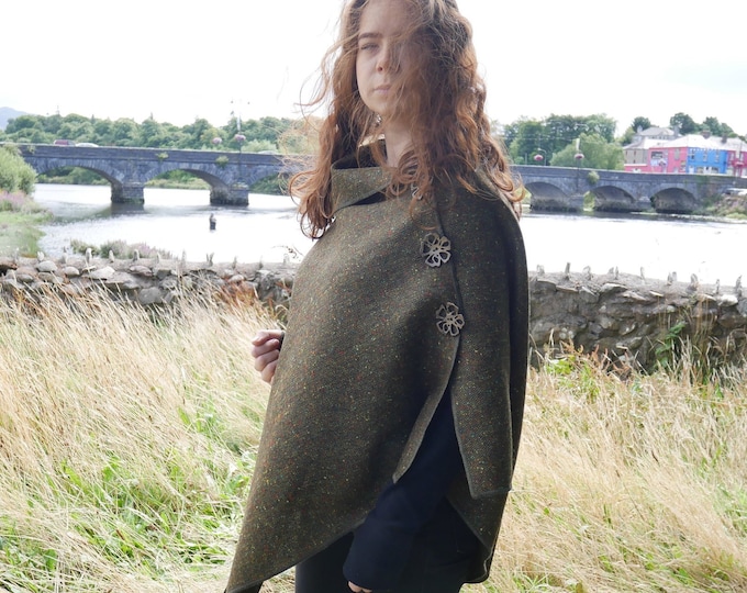 Versatile 3in1-Irish Donegal Tweed Wool Poncho, Cape & Shawl - Speckled  Forest Green/Fleck  - 100% Pure New Wool  - HANDMADE IN IRELAND