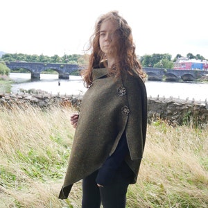 Versatile 3in1-Irish Donegal Tweed Wool Poncho, Cape & Shawl - Speckled  Forest Green/Fleck  - 100% Pure New Wool  - HANDMADE IN IRELAND