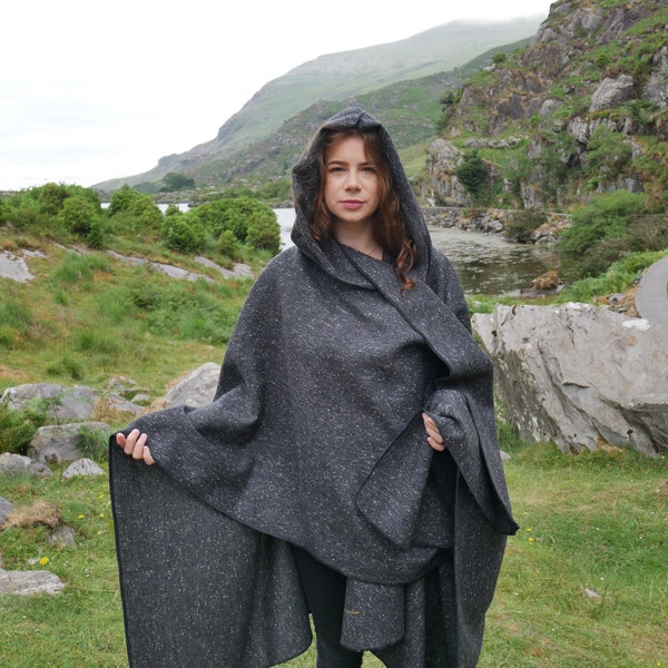 Cape à capuche en laine tweed irlandaise Donegal, cape - Anthracite/gris sel et poivre - Moucheté - 100 % pure laine vierge - tweed épais - FABRIQUÉ À LA MAIN EN IRLANDE