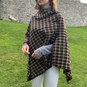 Irish Donegal tweed wool poncho, cape & shawl - brown/beige houndstooth check - 100% Pure New Wool - HANDMADE IN IRELAND