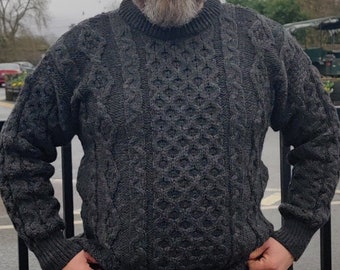 Traditioneller Aran Pullover - 100% reine Schurwolle / reine weiche Merinowolle zur Auswahl - anthrazit - Proper Irish Sweater - MADE IN IRELAND