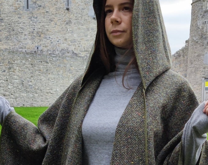 Irish Donegal Tweed Wool Hooded Ruana, Cape, Rectangle Cloak - Speckled Forest Green Herringbone - Mediumweight -Unisex- HANDMADE IN IRELAND