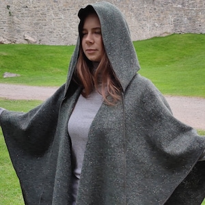 Irish Donegal Tweed Wool Hooded Ruana, Cape, Rectangle Cloak - Traditional Green Fleck - Medium/Heavy Tweed - Unisex - HANDMADE IN IRELAND