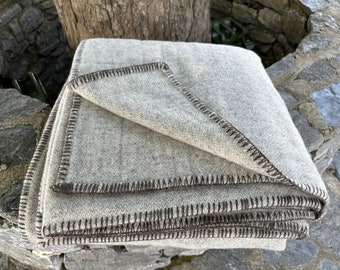 King Size Wool Blanket – Undyed / Natural (Fawn/Grey) – 108″ × 90″ (274×229 cm) – 100% Pure New Irish Wool – Thick & Heavy – MADE IN IRELAND