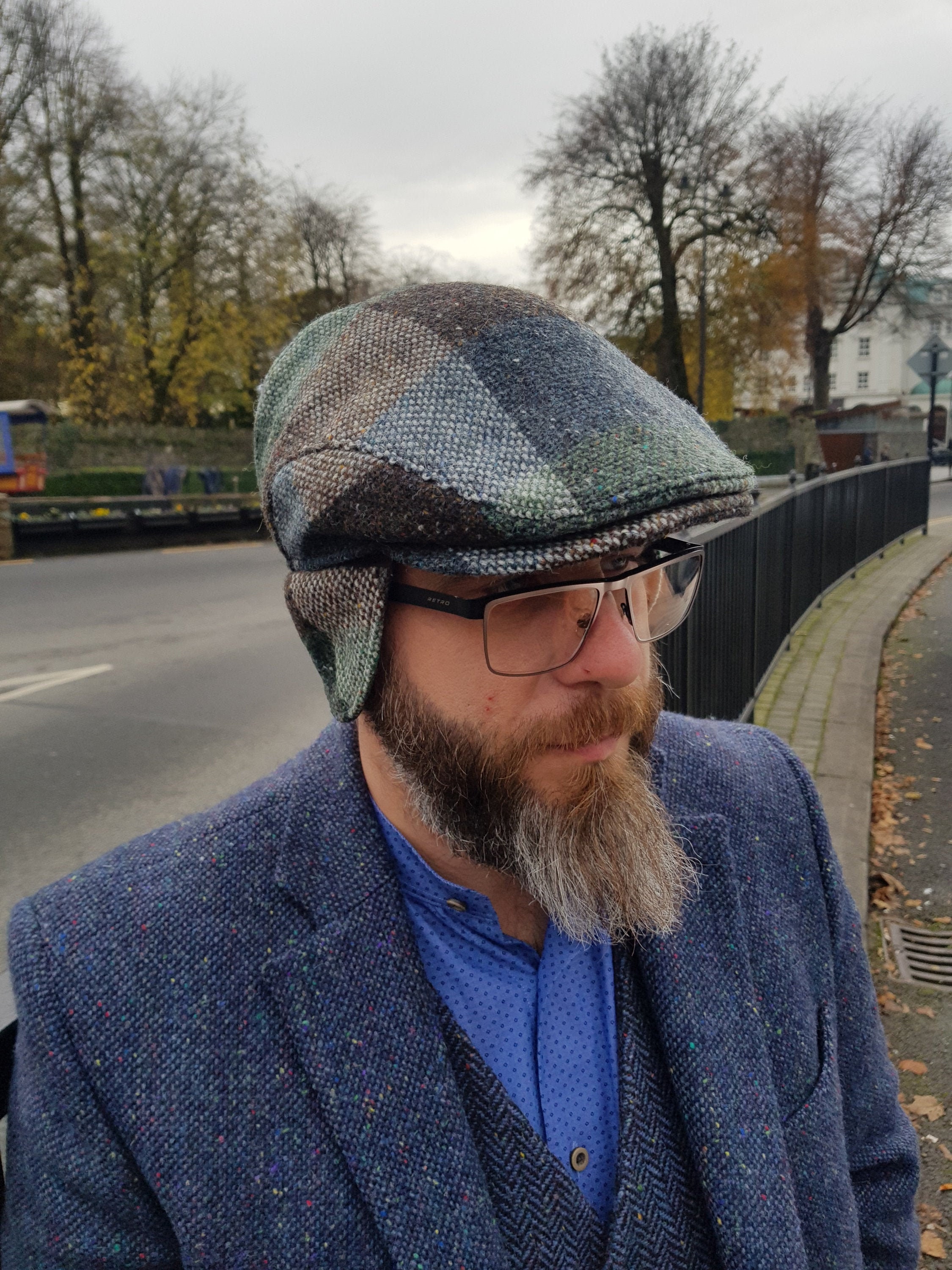 Traditional Irish tweed flat cap green/brown check 100 wool