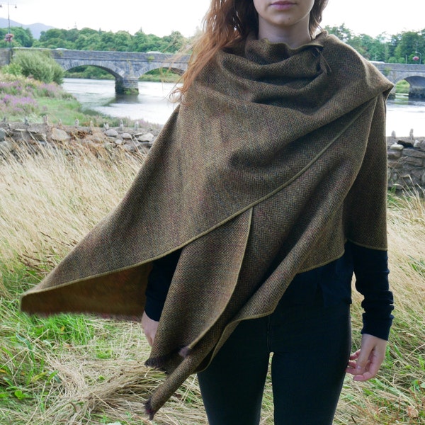 Irische Donegal Tweed Wolle Ruana,wrap,cape,mantel,arisaid - bronze/braun fischgrät mit overkaro - 100% Schurwolle - HANDMADE IN IRLAND