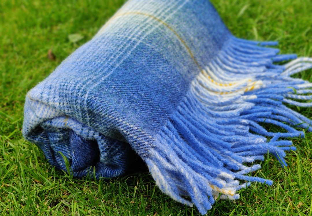 Traditional Irish Blanket/throw shadow Check Blue/green/white 100 Pure New Wool Chunky & Heavy