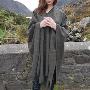 Irish Donegal Tweed Wool Cape, Ruana,rectangle Cloak moss Green ...