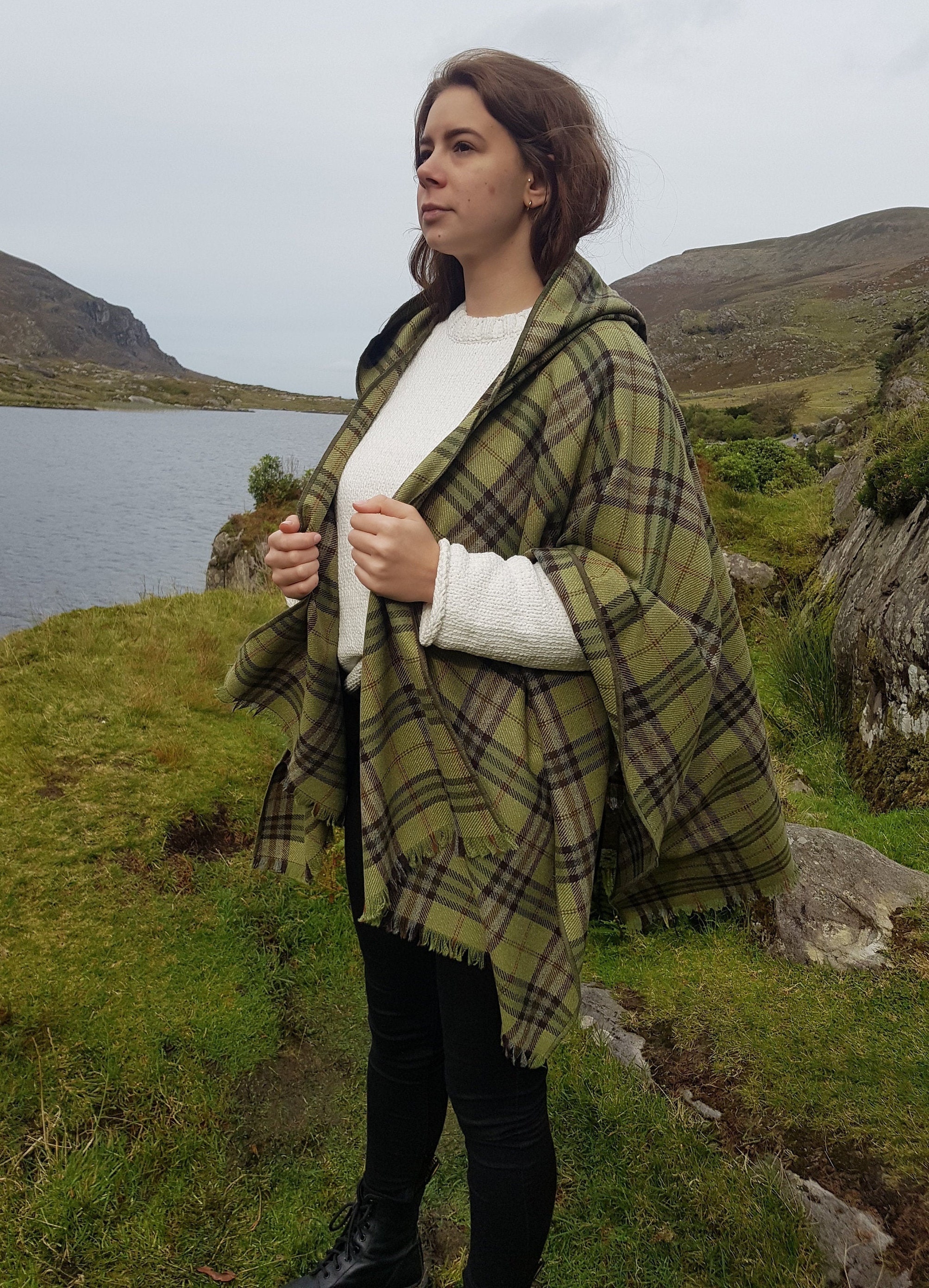 Irish soft lambswool hooded ruana, wrap, arisaid - green ...