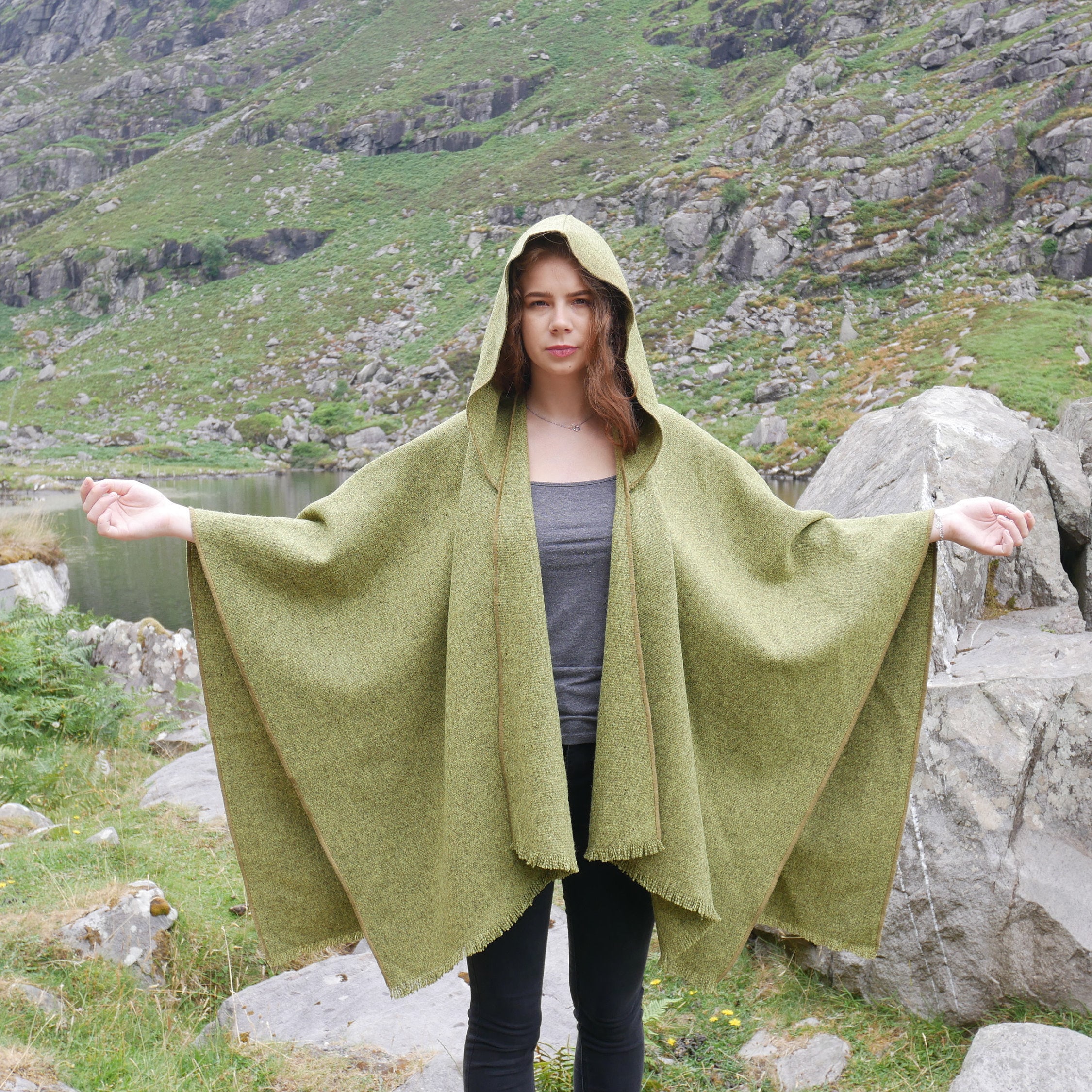 Irish Tweed Wool Hooded Ruana, Wrap, Arisaid, Cape, Cloak Lime