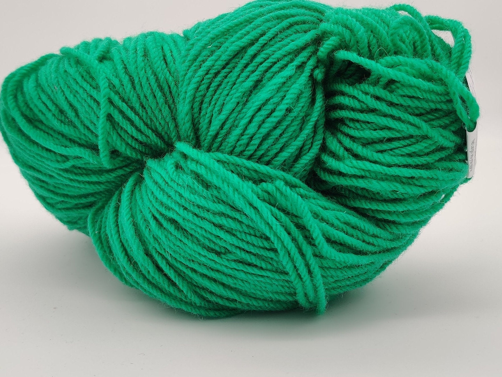Authentic Aran Knitting Wool Kelly green 200g/365yards 100 pure