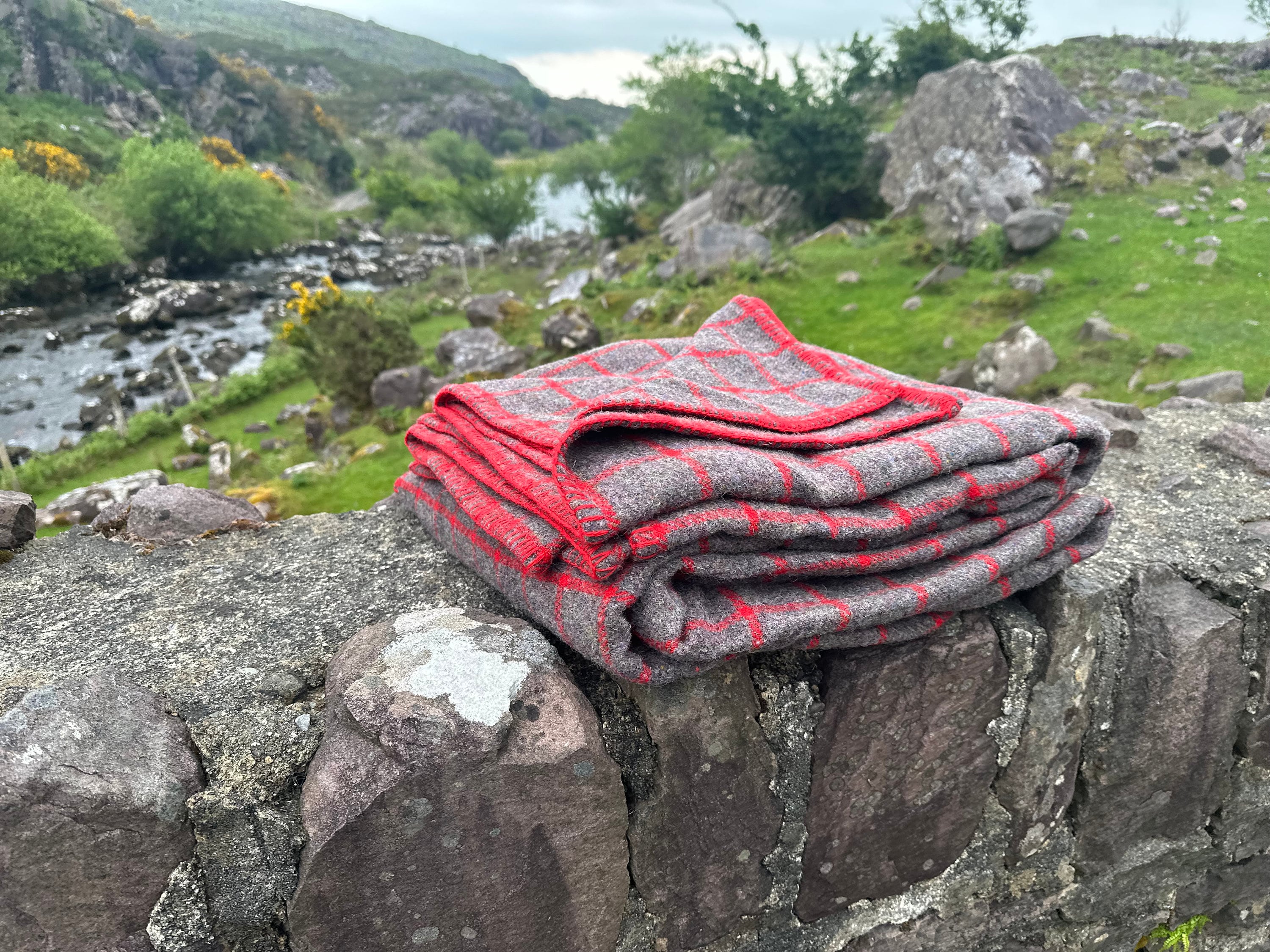 Super King Traditional Heavy 100 Pure New Irish Wool Blanket Throw Red Check Pattern Mulesing Free Handcrafted in Ireland 108 x 90