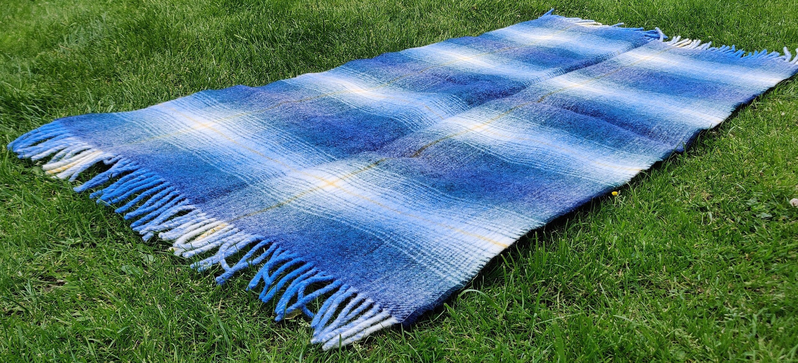 Traditional Irish Blanket/Throw Shadow Check Blue/Green/White 100